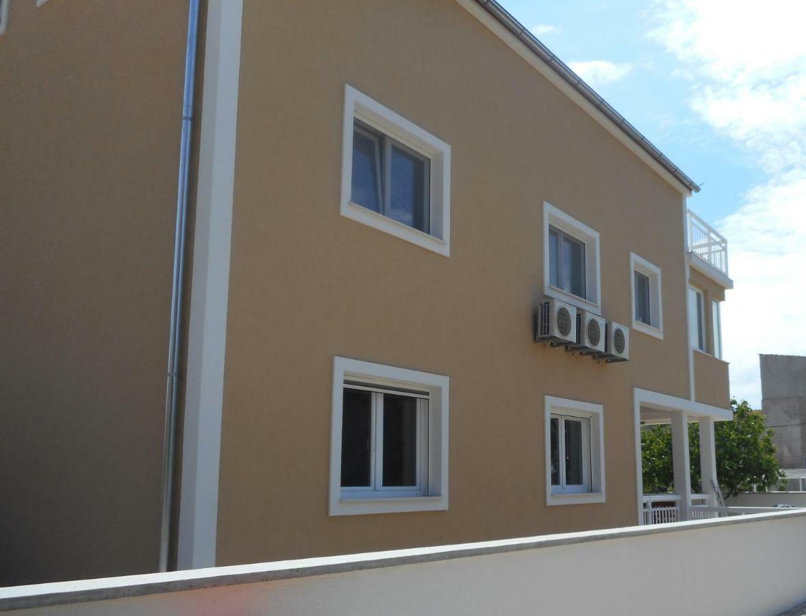 Apartments Zelic Vodice Buitenkant foto