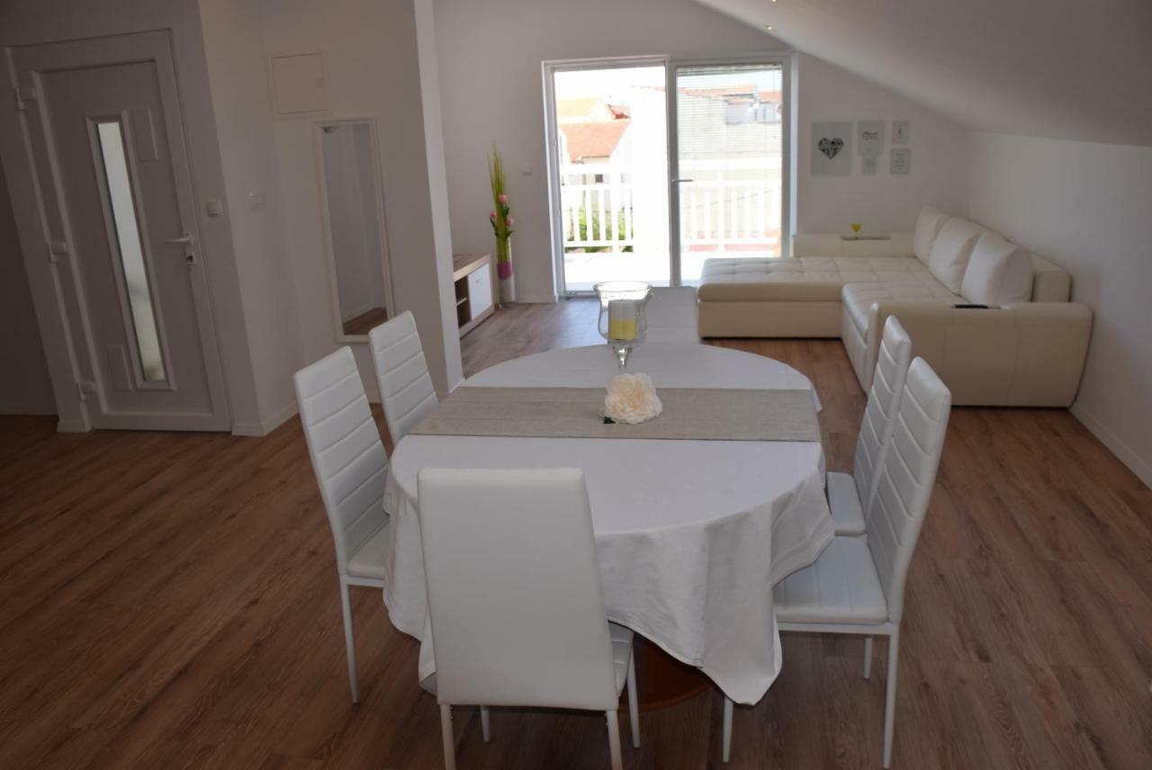 Apartments Zelic Vodice Buitenkant foto